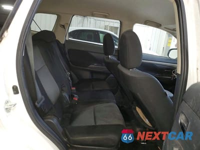 Zdjęcie 11 z 12 samochodu: 2014 MITSUBISHI OUTLANDER SE VIN:JA4AZ3A35EZ006202 - miniatura