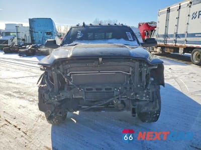 Piąte zdjęcie samochodu w środku: 2022 RAM 3500 TRADESMAN UTILITY / SERVICE TRUCK VIN:3C63R2GJ1NG292605 - miniatura