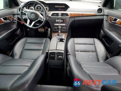 Zdjęcie 8 z 13 samochodu: 2014 MERCEDES-BENZ C 250 VIN:WDDGF4HB1EG222948 - miniatura