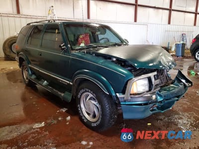 Czwarte zdjęcie samochodu z boku: 1996 CHEVROLET BLAZER VIN:1GNDT13W0T2222973 - miniatura