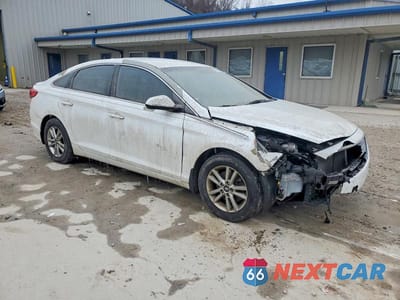 Czwarte zdjęcie samochodu z boku: 2017 HYUNDAI SONATA SE VIN:5NPE24AFXHH506380 - miniatura