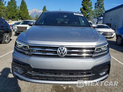 Piąte zdjęcie samochodu w środku: 2019 VOLKSWAGEN TIGUAN SEL PREMIUM VIN:3VV4B7AX1KM192904 - miniatura