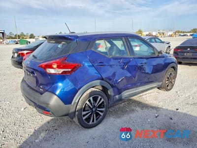 Trzecie zdjęcie samochodu z tyłu: 2019 NISSAN KICKS SR VIN:3N1CP5CU2KL495721 - miniatura