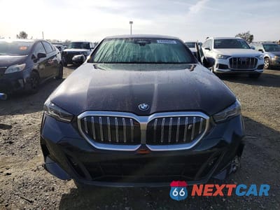 Piąte zdjęcie samochodu w środku: 2024 BMW I5 EDRIVE 40 VIN:WBY33FK03RCP15661 - miniatura