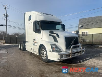 2014 VOLVO VN VNL 4V4NC9EH1EN167370 - główne zdjęcie licytacji z USA - miniatura