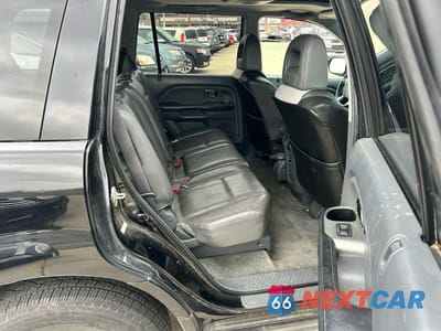 Zdjęcie 6 z 11 samochodu: 2005 HONDA PILOT EXL VIN:2HKYF18655H536775 - miniatura