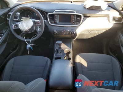 Zdjęcie 8 z 14 samochodu: 2019 KIA SORENTO L VIN:5XYPG4A35KG569496 - miniatura