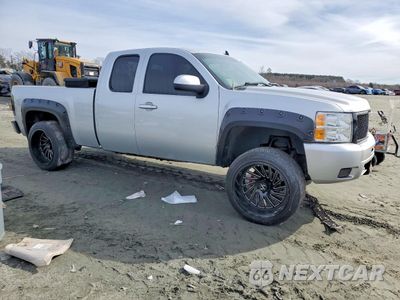 Czwarte zdjęcie samochodu z boku: 2013 CHEVROLET SILVERADO K1500 LT VIN:1GCRKSE75DZ275707 - miniatura