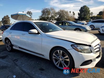 Czwarte zdjęcie samochodu z boku: 2016 MERCEDES-BENZ C 300 VIN:55SWF4JB5GU128194 - miniatura