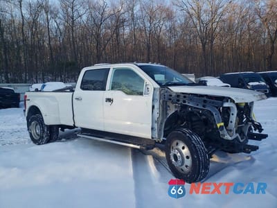 Czwarte zdjęcie samochodu z boku: 2020 FORD F450 SUPER DUTY VIN:1FT8W4DT4LEE40954 - miniatura
