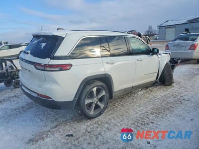 Trzecie zdjęcie samochodu z tyłu: 2025 JEEP GRAND CHEROKEE 4XE VIN:1C4RJYB61S8664400 - miniatura