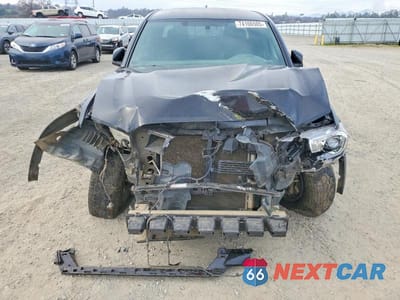 Piąte zdjęcie samochodu w środku: 2017 TOYOTA TACOMA TRD OFF-ROAD VIN:3TMDZ5BNXHM017703 - miniatura