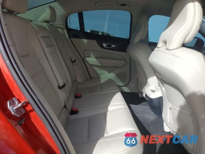 Zdjęcie 10 z 13 samochodu: 2019 VOLVO S60 T6 MOMENTUM VIN:7JRA22TK5KG013538 - miniatura