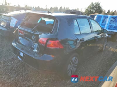 Trzecie zdjęcie samochodu z tyłu: 2016 VOLKSWAGEN E-GOLF SE VIN:WVWKP7AU1GW900816 - miniatura