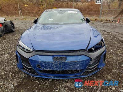 Piąte zdjęcie samochodu w środku: 2024 AUDI RS E-TRON GT VIN:WAUBHBFW3R7900076 - miniatura