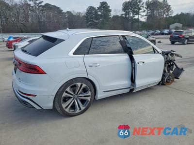 Trzecie zdjęcie samochodu z tyłu: 2020 AUDI Q8 PREMIUM PLUS S-LINE VIN:WA1EVAF16LD025361 - miniatura