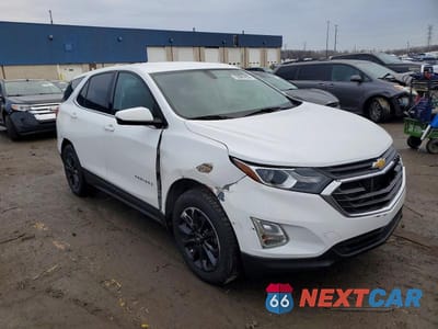 Czwarte zdjęcie samochodu z boku: 2018 CHEVROLET EQUINOX LT VIN:2GNAXSEV6J6324361 - miniatura