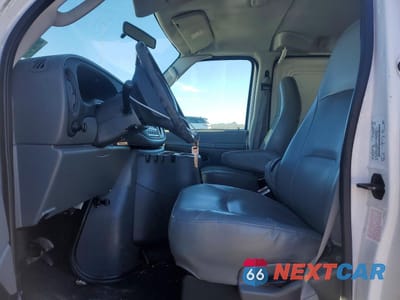 Zdjęcie 7 z 13 samochodu: 2003 FORD E250 DELIVERY VAN VIN:1FTNE24273HB67816 - miniatura