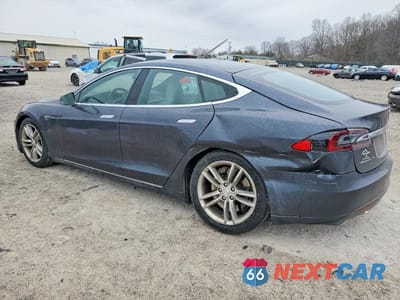 Drugie zdjęcie samochodu z przodu: 2016 TESLA MODEL S VIN:5YJSA1E25GF123844 - miniatura