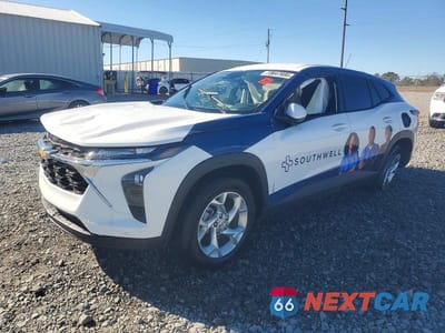 2025 CHEVROLET TRAX LS KL77LFEP1SC256337 - główne zdjęcie licytacji z USA - miniatura