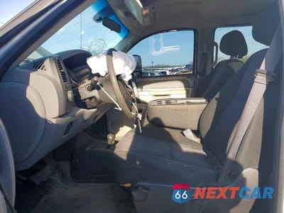 Zdjęcie 7 z 12 samochodu: 2013 CHEVROLET SILVERADO K2500 HEAVY DUTY VIN:1GC1KVC88DF228795 - miniatura