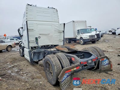 Trzecie zdjęcie samochodu z tyłu: 2021 VOLVO VNL SEMI TRUCK VIN:4V4NC9EH8MN281350 - miniatura