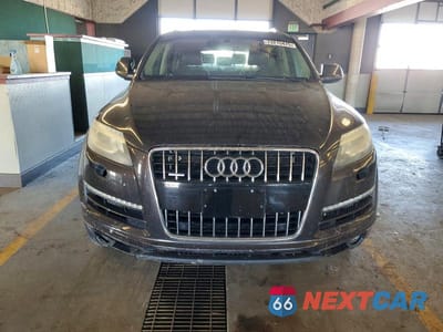 Piąte zdjęcie samochodu w środku: 2011 AUDI Q7 PREMIUM PLUS VIN:WA1LMAFE0BD000130 - miniatura