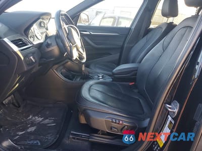 Zdjęcie 7 z 12 samochodu: 2017 BMW X1 XDRIVE28I VIN:WBXHT3C38H5F74495 - miniatura