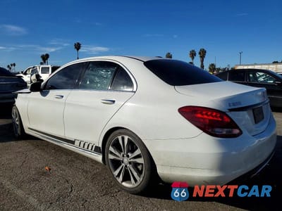 Drugie zdjęcie samochodu z przodu: 2016 MERCEDES-BENZ C 300 VIN:55SWF4JB5GU128194 - miniatura