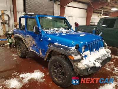 Czwarte zdjęcie samochodu z boku: 2021 JEEP WRANGLER SPORT VIN:1C4GJXAN9MW855474 - miniatura