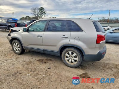 Drugie zdjęcie samochodu z przodu: 2013 KIA SORENTO LX VIN:5XYKT3A18DG376230 - miniatura