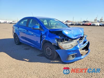 Czwarte zdjęcie samochodu z boku: 2017 CHEVROLET SONIC LS VIN:1G1JB5SH4H4126647 - miniatura