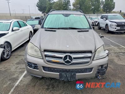 Piąte zdjęcie samochodu w środku: 2008 MERCEDES-BENZ GL 450 4MATIC VIN:4JGBF71E18A419745 - miniatura