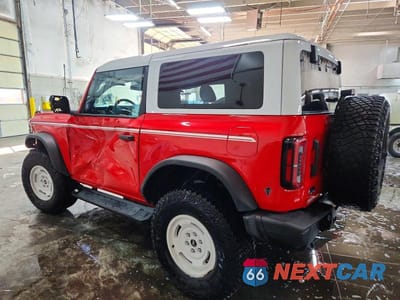 Drugie zdjęcie samochodu z przodu: 2024 FORD BRONCO HERITAGE VIN:1FMDE4CP6RLA28900 - miniatura