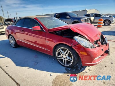 Czwarte zdjęcie samochodu z boku: 2012 MERCEDES-BENZ E 350 VIN:WDDKK5KF2CF172667 - miniatura