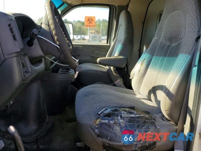 Zdjęcie 7 z 13 samochodu: 2004 CHEVROLET EXPRESS DELIVERY TRUCK VIN:1GBJG31U641141033 - miniatura