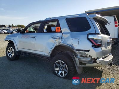 Drugie zdjęcie samochodu z przodu: 2018 TOYOTA 4RUNNER SR5 VIN:JTEBU5JR8J5589564 - miniatura