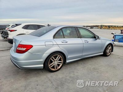 Trzecie zdjęcie samochodu z tyłu: 2013 MERCEDES-BENZ C 250 VIN:WDDGF4HB6DA778643 - miniatura