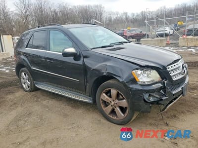 Czwarte zdjęcie samochodu z boku: 2010 MERCEDES-BENZ ML 350 4MATIC VIN:4JGBB8GB3AA614685 - miniatura