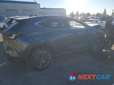Trzecie zdjęcie samochodu z tyłu: 2024 LEXUS NX 350H BASE VIN:JTJGKCEZ2R2024641 - miniatura