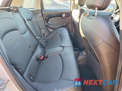 Zdjęcie 10 z 13 samochodu: 2023 MINI COOPER S VIN:WMW53DK0XP2U01133 - miniatura