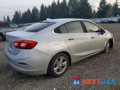 Trzecie zdjęcie samochodu z tyłu: 2018 CHEVROLET CRUZE LT VIN:1G1BE5SM5J7123320 - miniatura