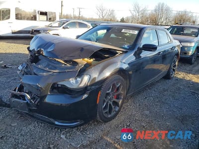 2015 CHRYSLER 300 S 2C3CCABT4FH808135 - główne zdjęcie licytacji z USA - miniatura