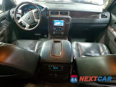 Zdjęcie 8 z 12 samochodu: 2011 GMC YUKON XL DENALI VIN:1GKS2MEF2BR371512 - miniatura