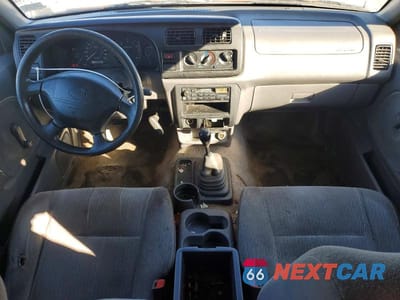 Zdjęcie 8 z 12 samochodu: 2000 NISSAN FRONTIER CREW CAB XE VIN:1N6ED27TXYC427537 - miniatura