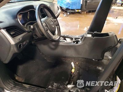 Zdjęcie 7 z 13 samochodu: 2014 JEEP CHEROKEE TRAILHAWK VIN:1C4PJMBS0EW161437 - miniatura