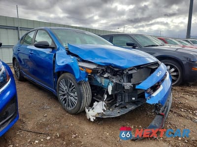 Czwarte zdjęcie samochodu z boku: 2024 KIA FORTE GT-LINE VIN:3KPF54AD5RE725019 - miniatura