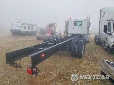 Czwarte zdjęcie samochodu z boku: 2025 WESTERN STAR 47X CHASSIS TRUCK CAB AND CHASSIS VIN:5KKHBPDV9SPVV6294 - miniatura