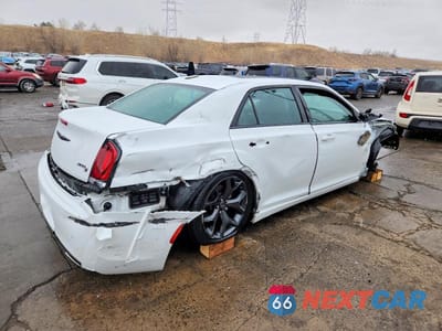 Trzecie zdjęcie samochodu z tyłu: 2023 CHRYSLER 300 S VIN:2C3CCABG2PH537807 - miniatura