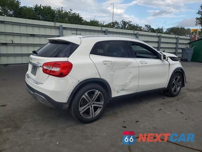 Trzecie zdjęcie samochodu z tyłu: 2020 MERCEDES-BENZ GLA 250 4MATIC VIN:W1NTG4GB9LU029154 - miniatura